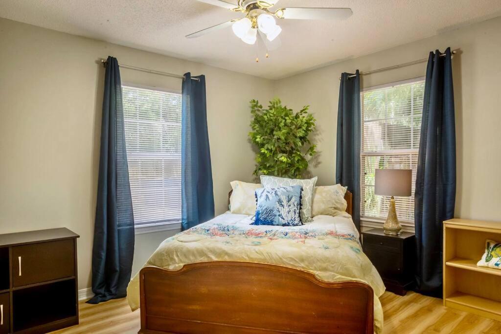 Life'S A Breeze - Updated 3Br 5Min To Pcola Beach Gulf Breeze Exterior foto